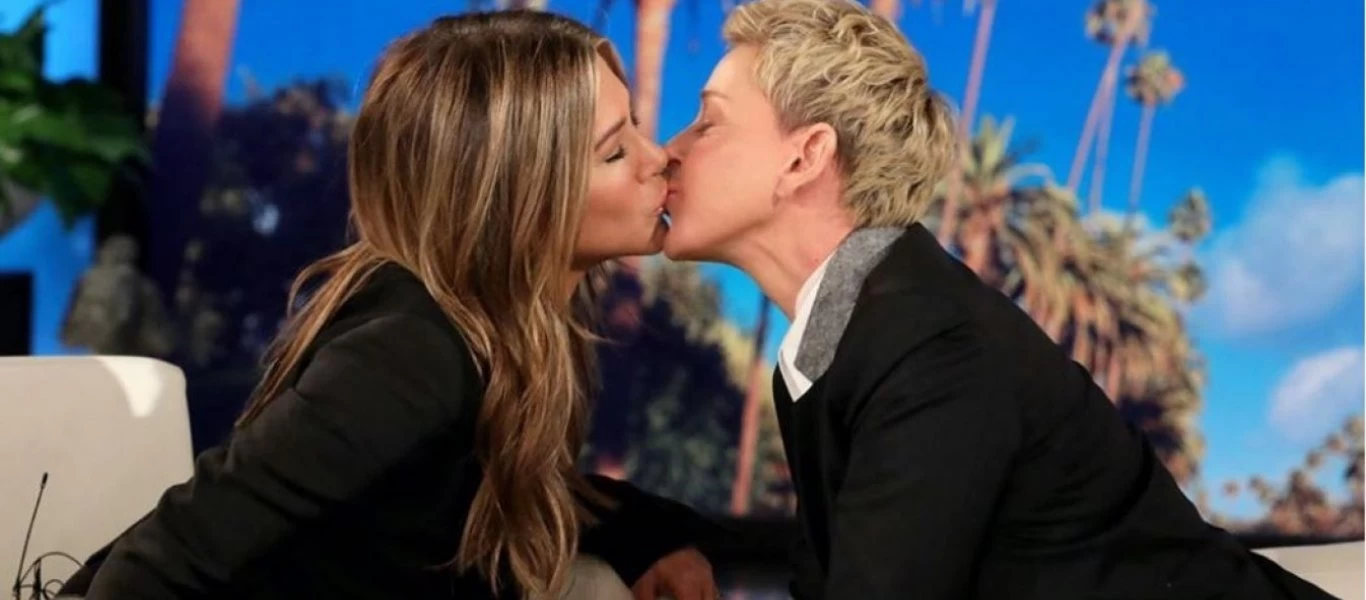 Ελένη Τσολάκη – Κατερίνα Γκαγκάκη: Δεν κρατήθηκαν και φιλήθηκαν σαν τις Τζένιφερ Άνιστον και Έλεν Ντε Τζενέρις (φωτο)